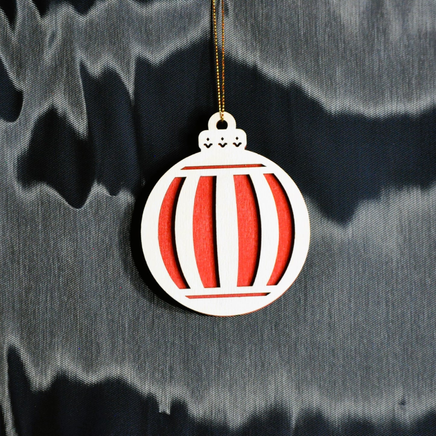 boules de noël blanches et rouge (autres couleurs sur demande)
