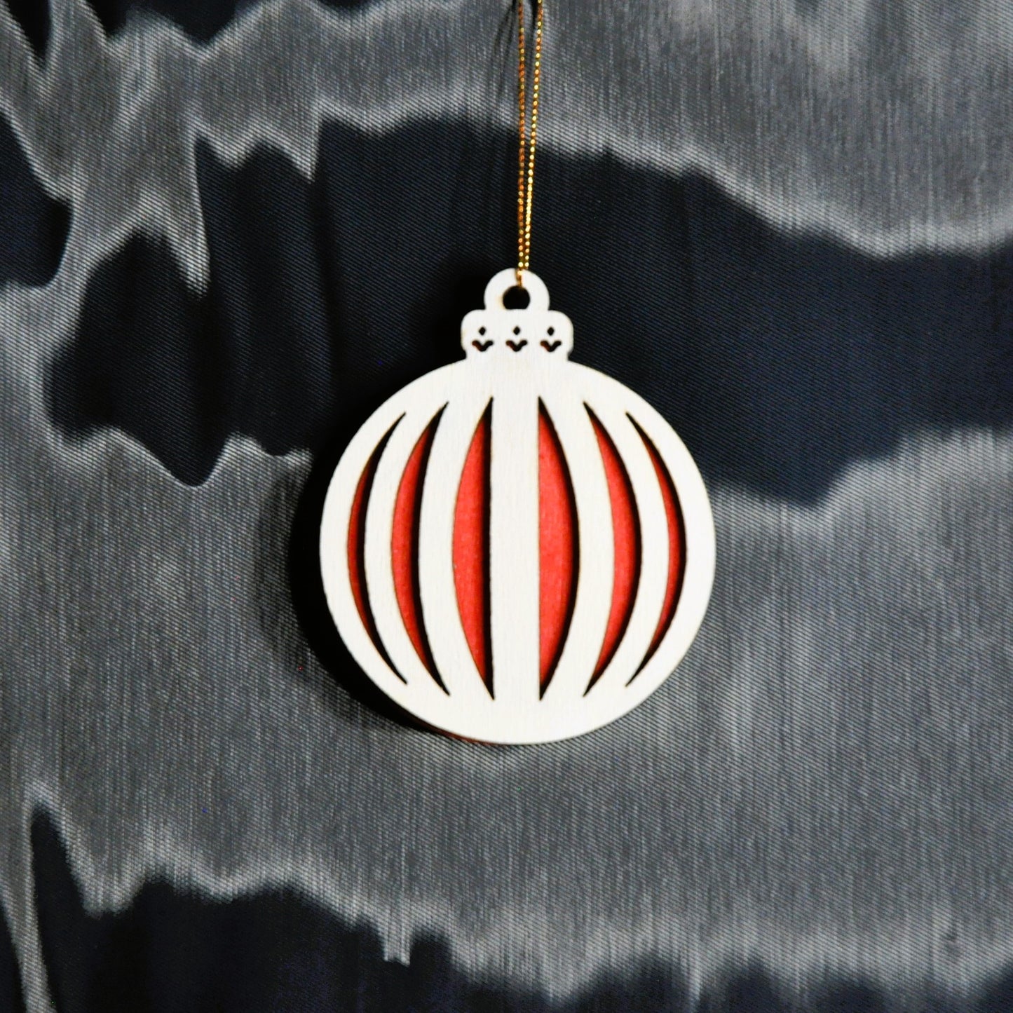 boules de noël blanches et rouge (autres couleurs sur demande)