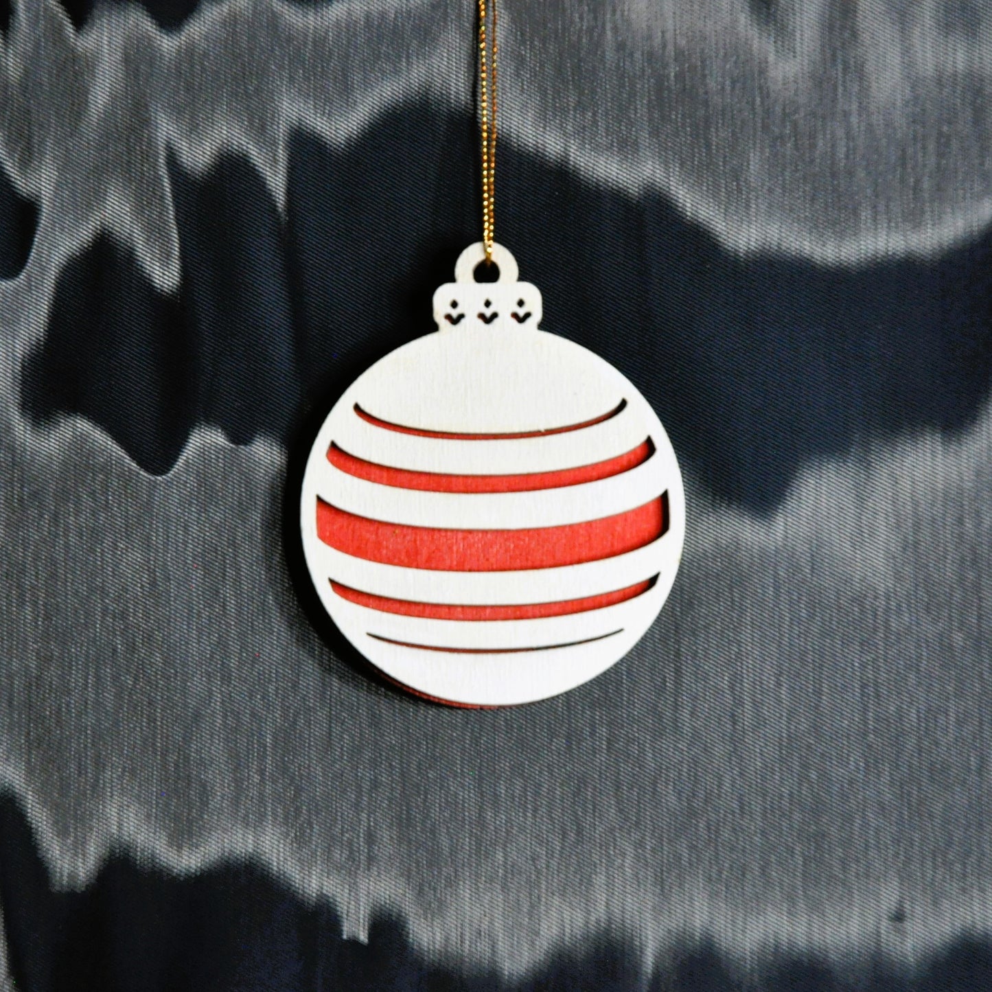 boules de noël blanches et rouge (autres couleurs sur demande)