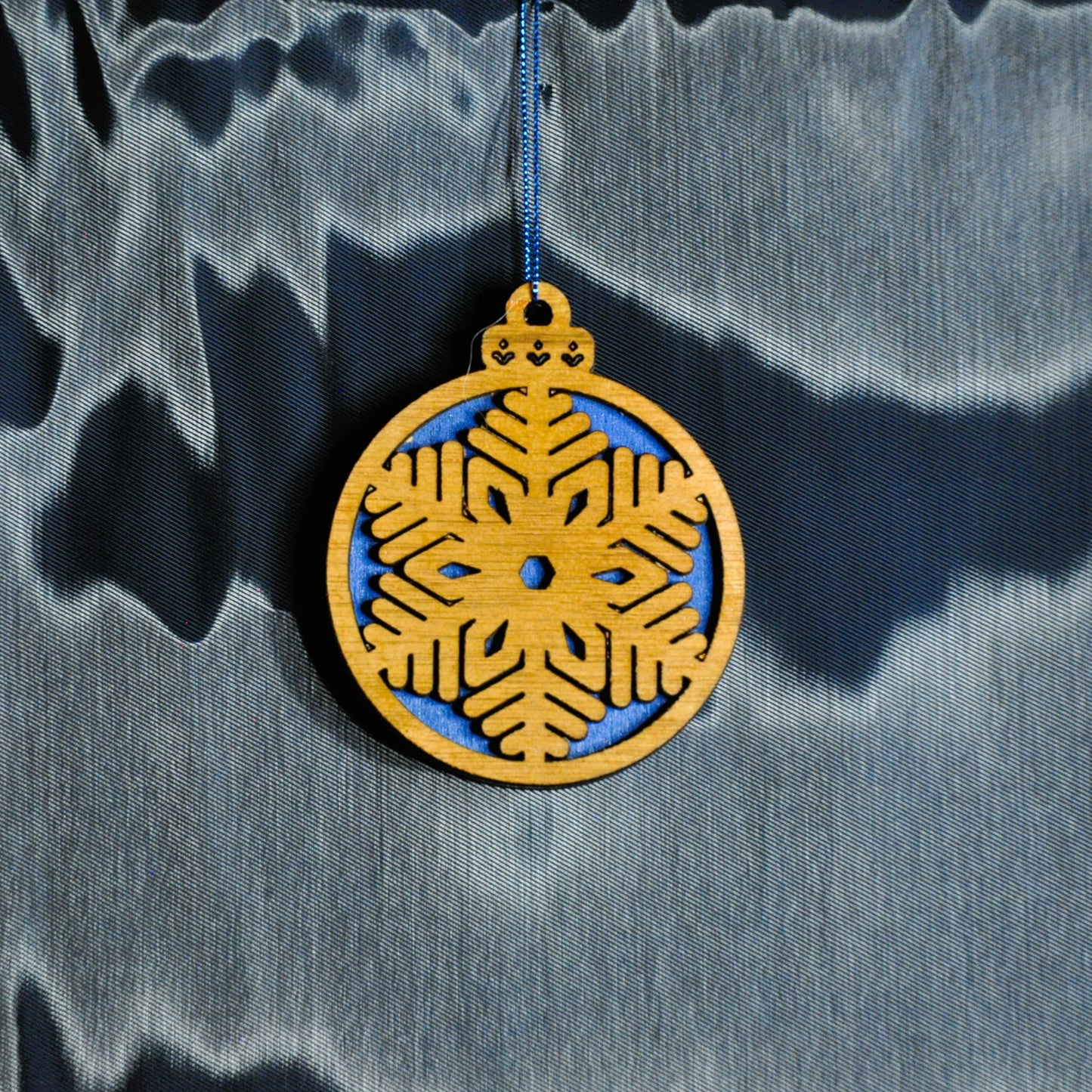 boules de noël bois et couleurs (autres couleurs sur demande)