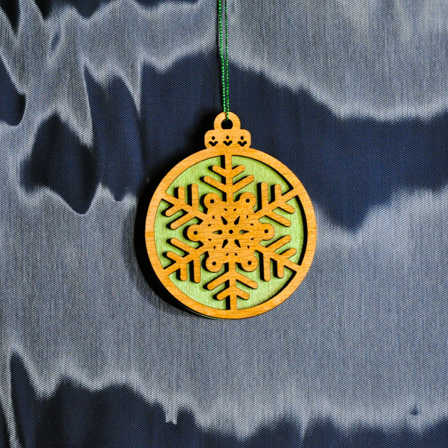 boules de noël bois et couleurs (autres couleurs sur demande)