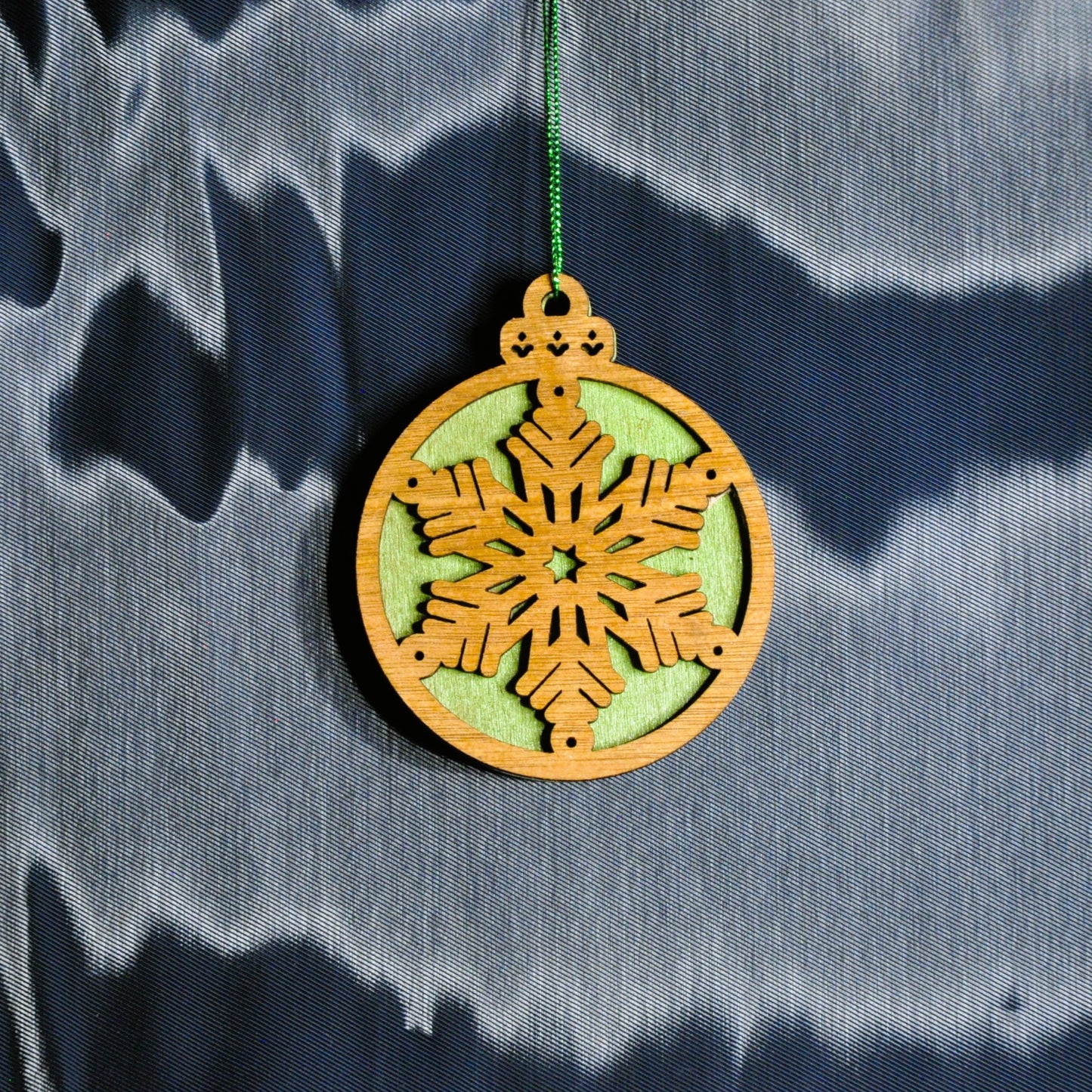 boules de noël bois et couleurs (autres couleurs sur demande)