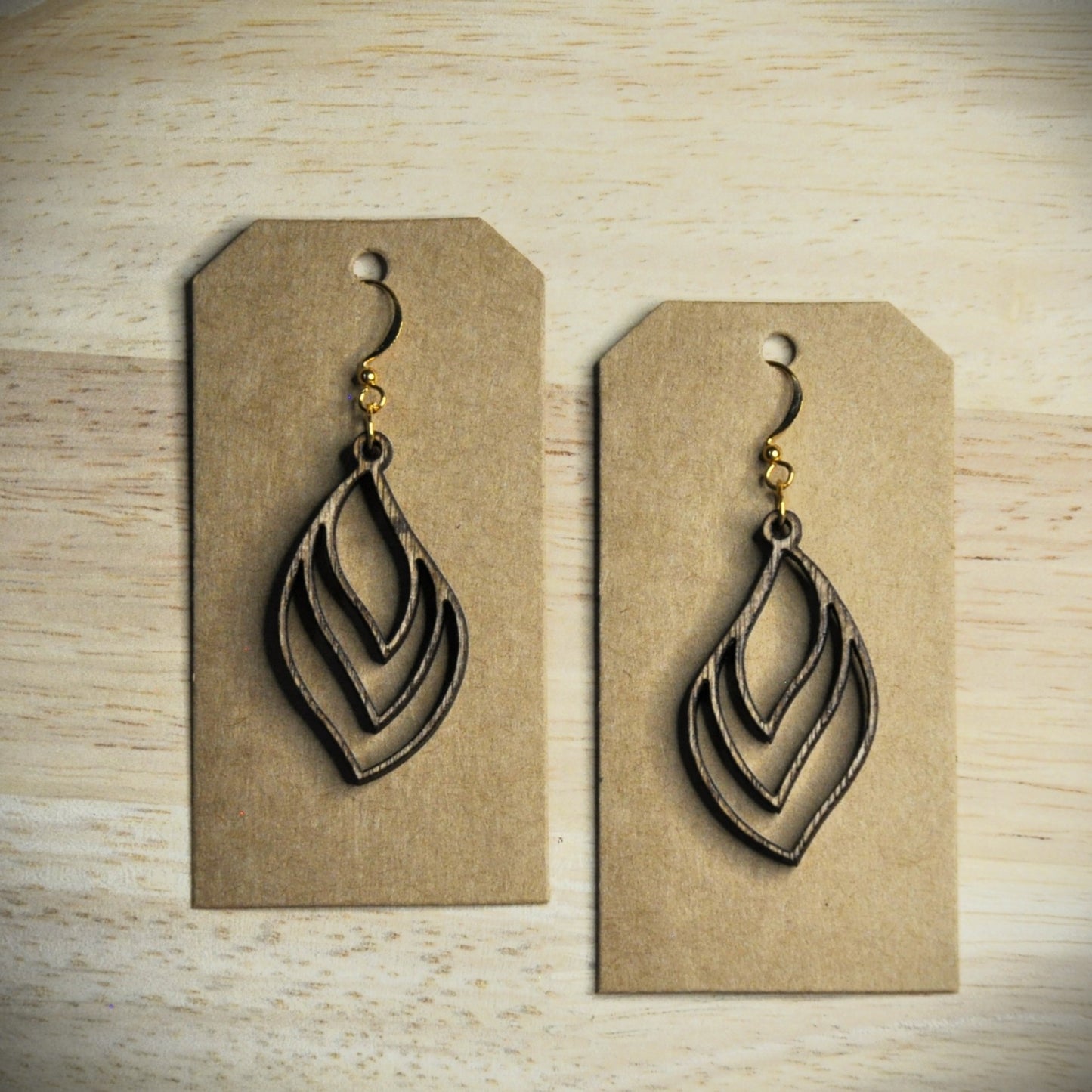 boucles d'oreilles motifs bois et couleurs (autres couleurs sur demande)
