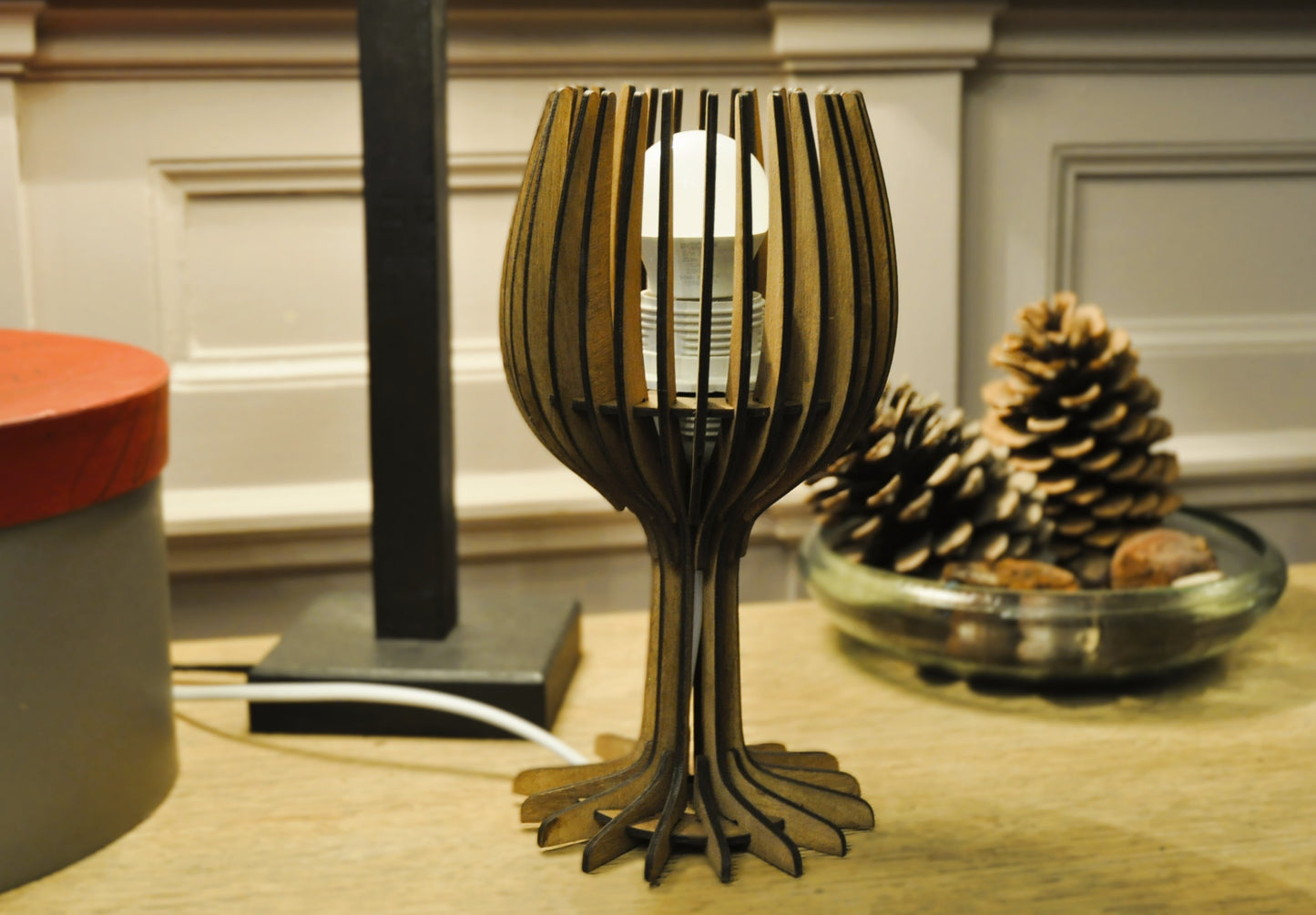 lampe à poser bois forme verre (17cm) ampoule non fournie