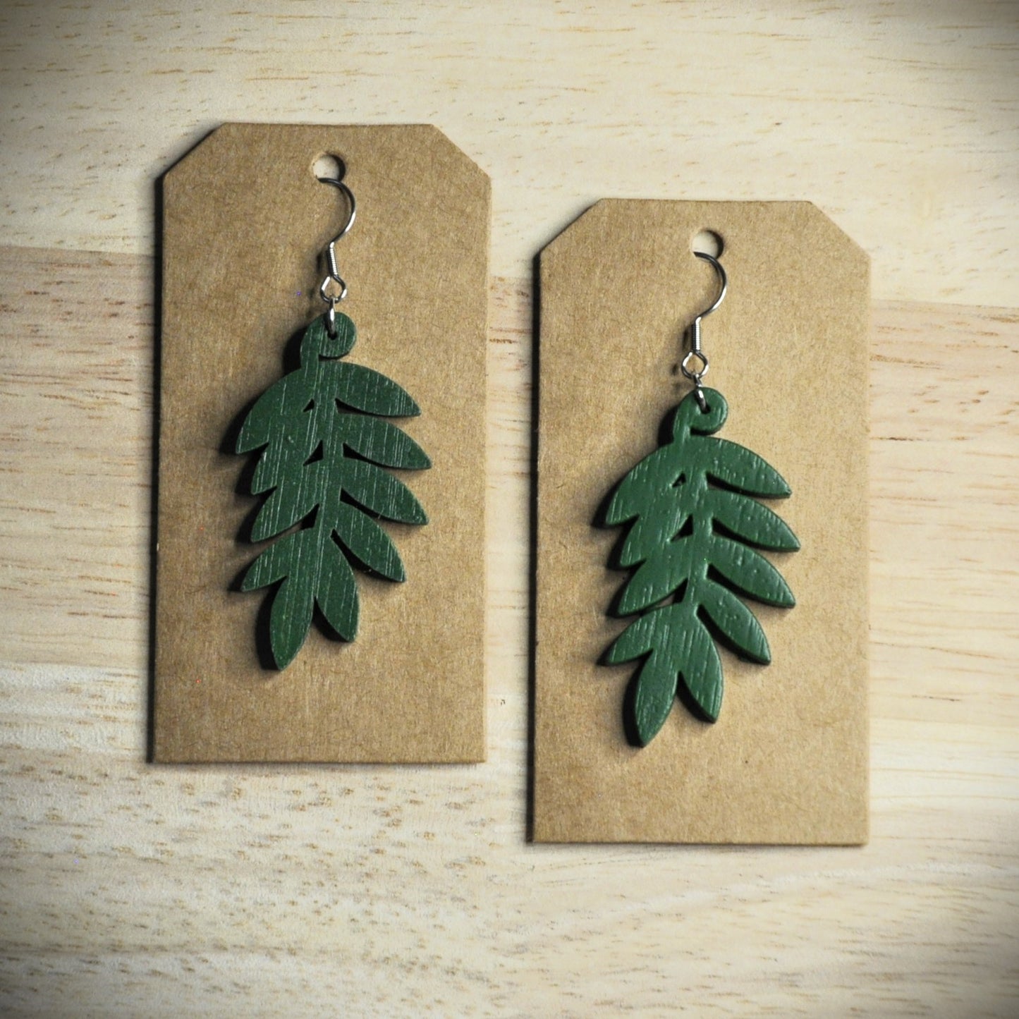 boucles d'oreilles motifs bois et couleurs (autres couleurs sur demande)