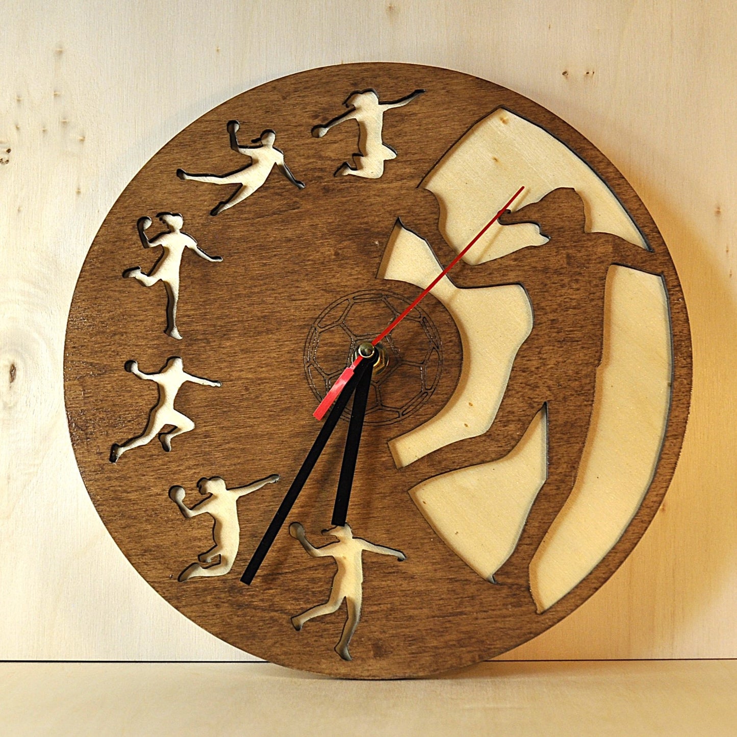 horloge murale série sport en bois (25cm) pile non fournie (autre sport sur demande)