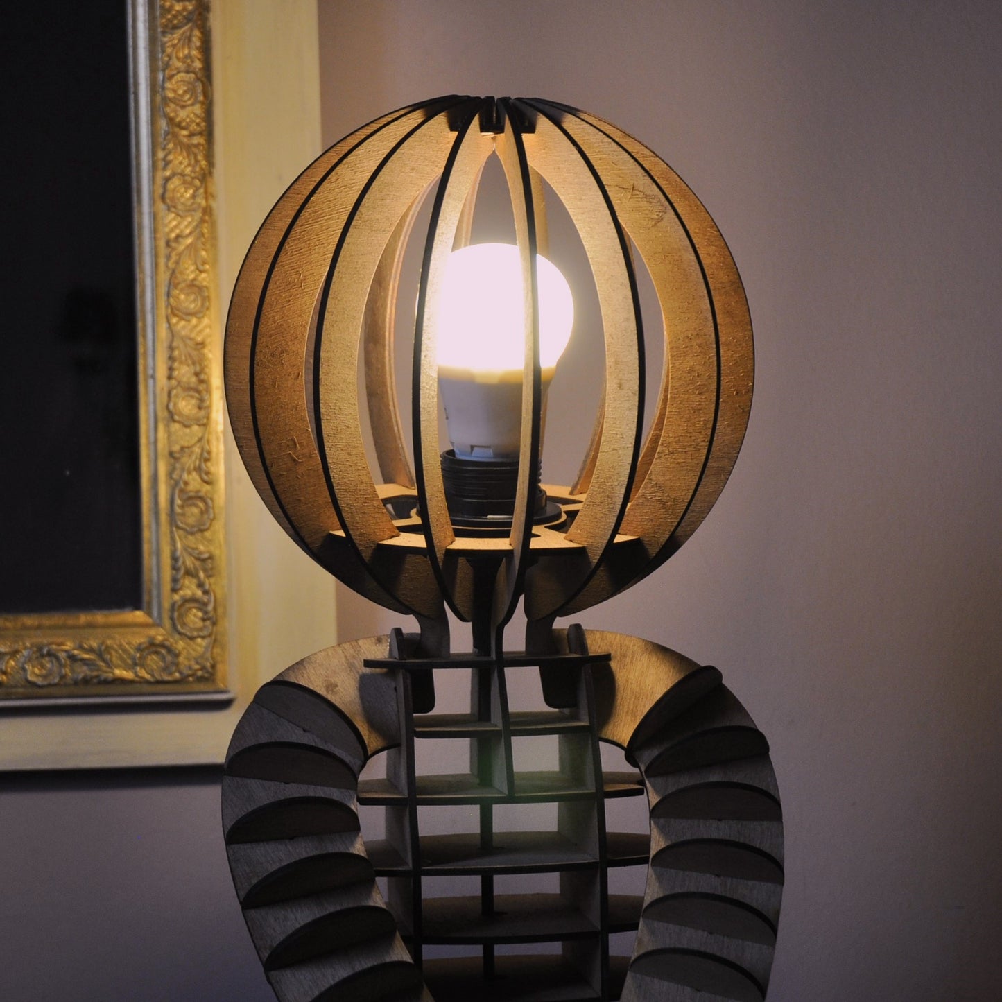lampe Bonhomme bois (55cm) ampoule non fournie