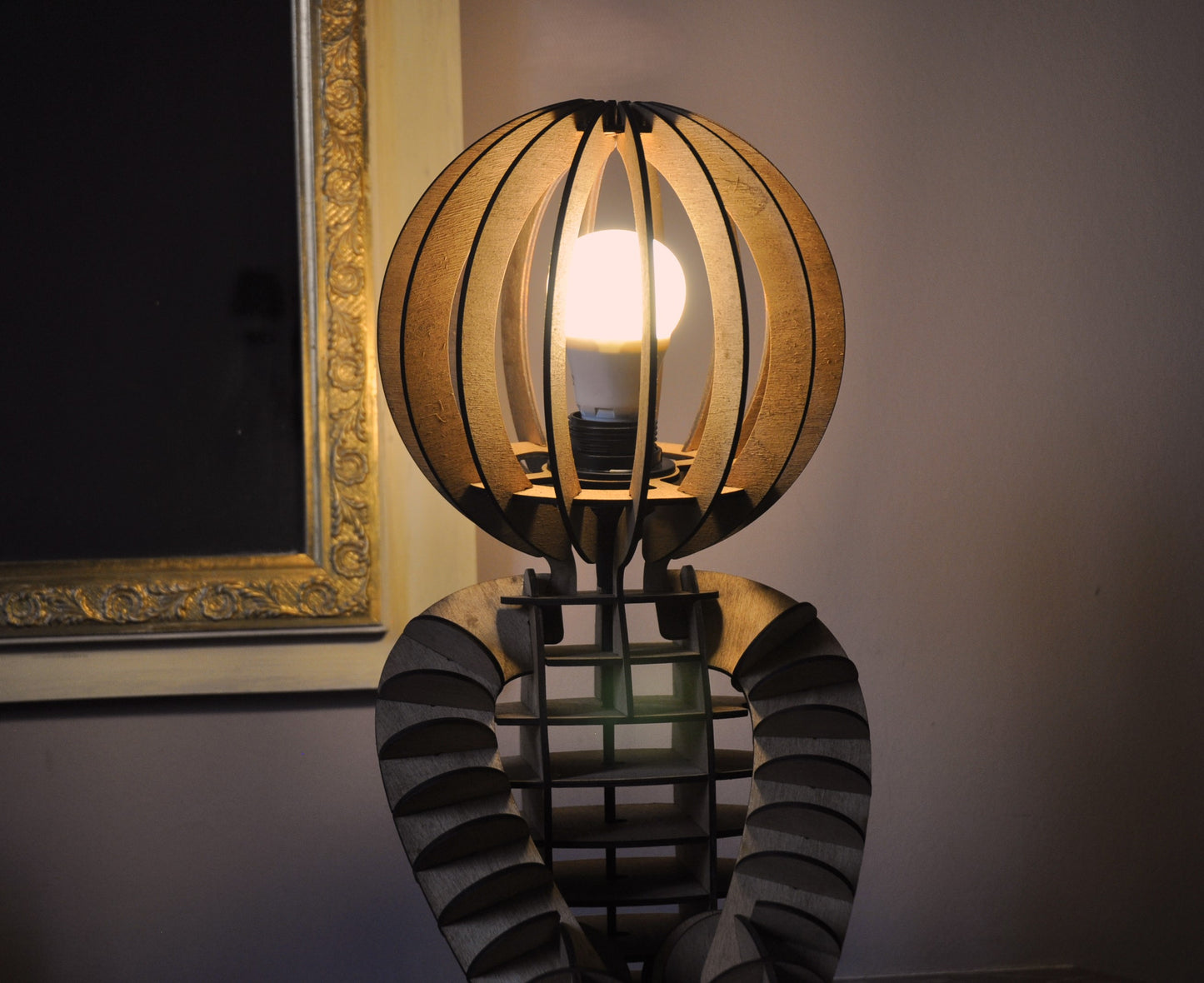lampe Bonhomme bois (55cm) ampoule non fournie