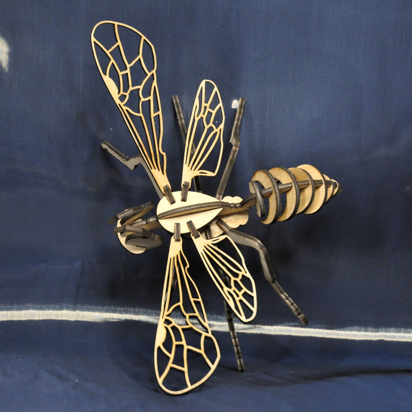 abeille en bois (à monter)