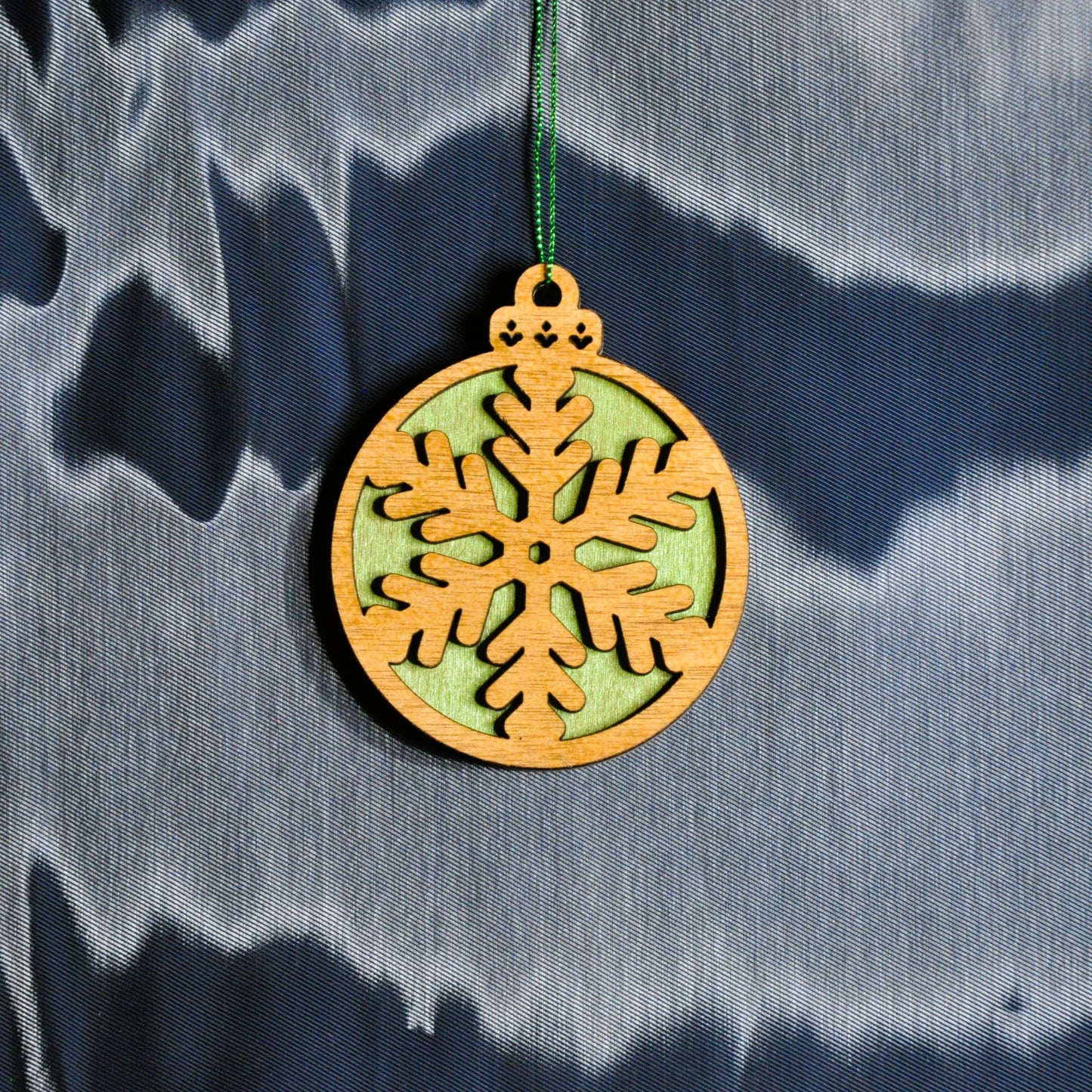 boules de noël bois et couleurs (autres couleurs sur demande)