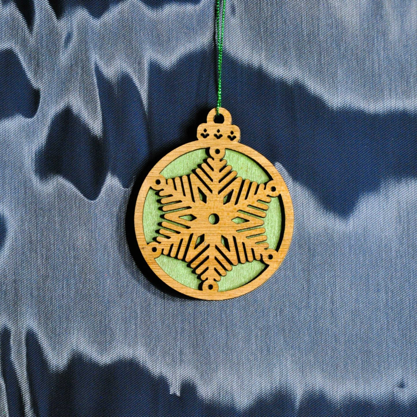 boules de noël bois et couleurs (autres couleurs sur demande)