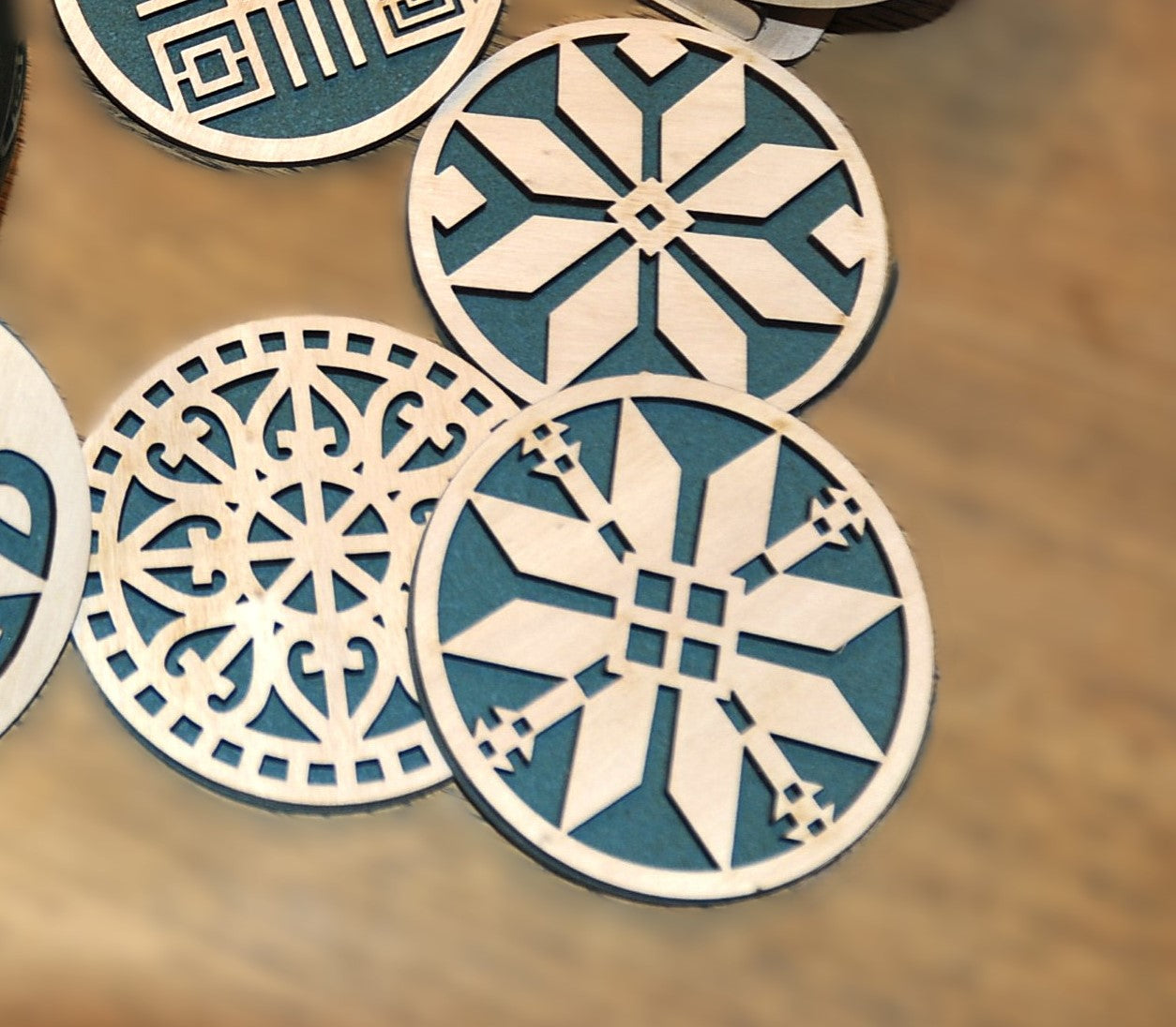 sous-verres bois et liège (6) avec présentoir (autres couleurs sur demande)